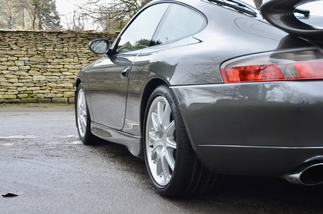 Porsche 911 Carrera with factory Aero kit. gallery image 15