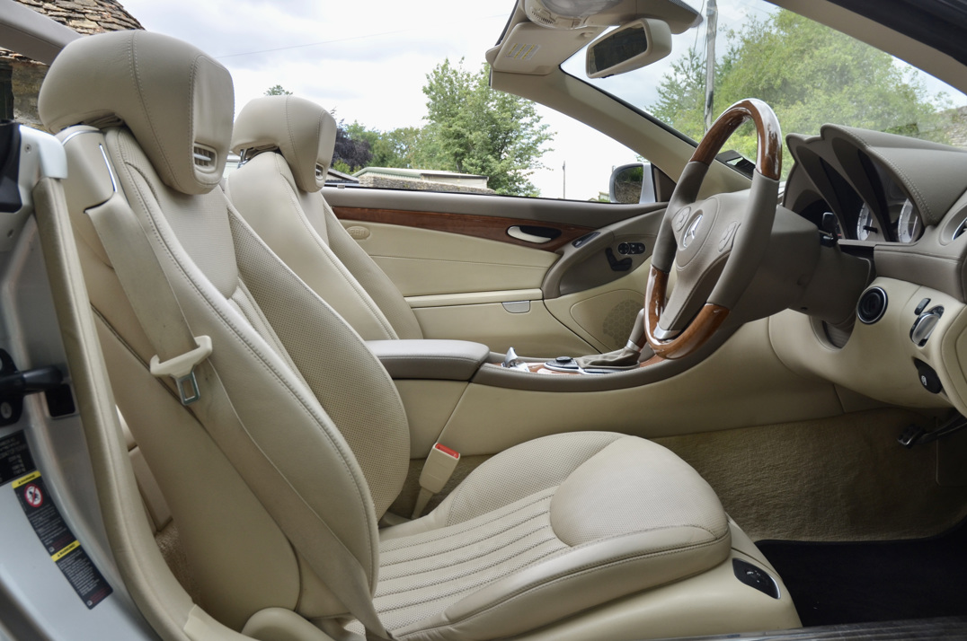 Mercedes SL 500 5.5 Auto gallery image 33