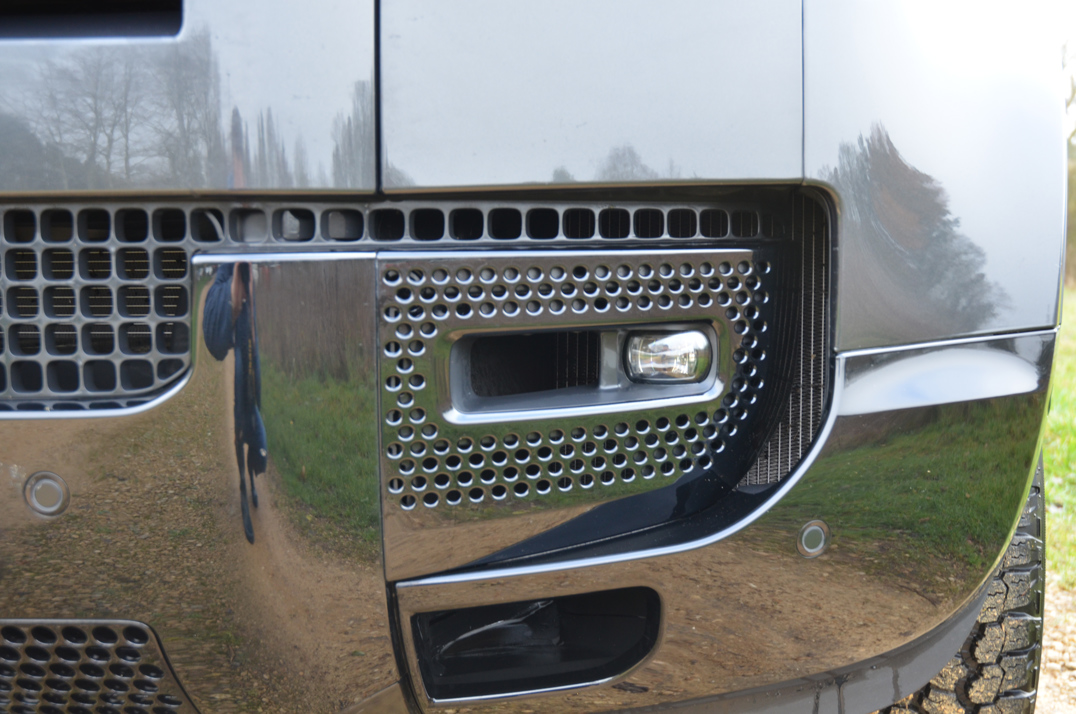 Land Rover Defender 90 X Dynamic HSE 3.0D MHEV gallery image 23