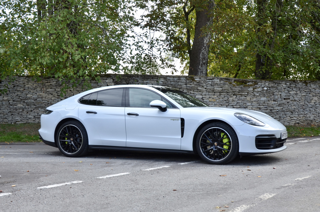 Porsche Panamera 2.9 V6 E-Hybrid 17.9KW Gen 2.2 gallery image 2