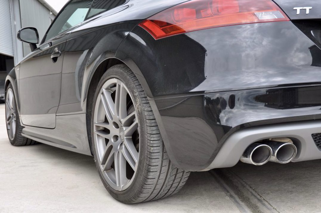 Audi TT Coupe Black Edition 2.0 TDI Quattro 170 Manual gallery image 12