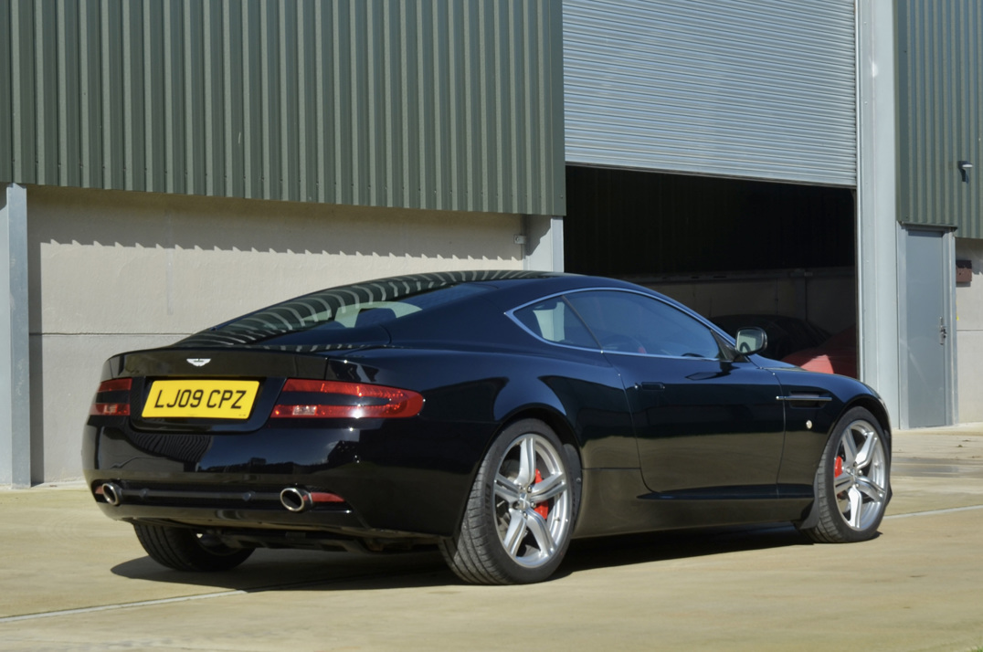 ASTON MARTIN DB-9 5.9 V12 Manual. gallery image 6