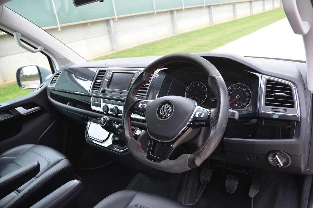 Volkswagen T-6 Transporter 2.0Ltr Caravelle SE TSI BMT Sport Line. gallery image 31