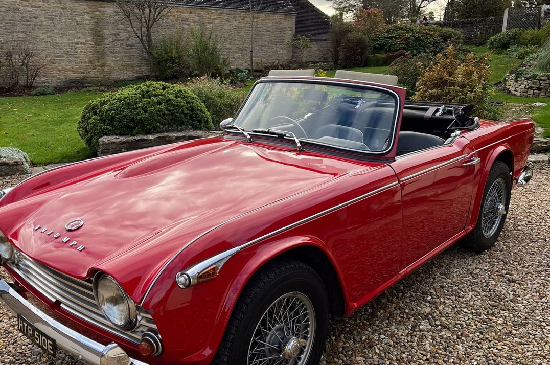 Triumph TR-4 A gallery image 8