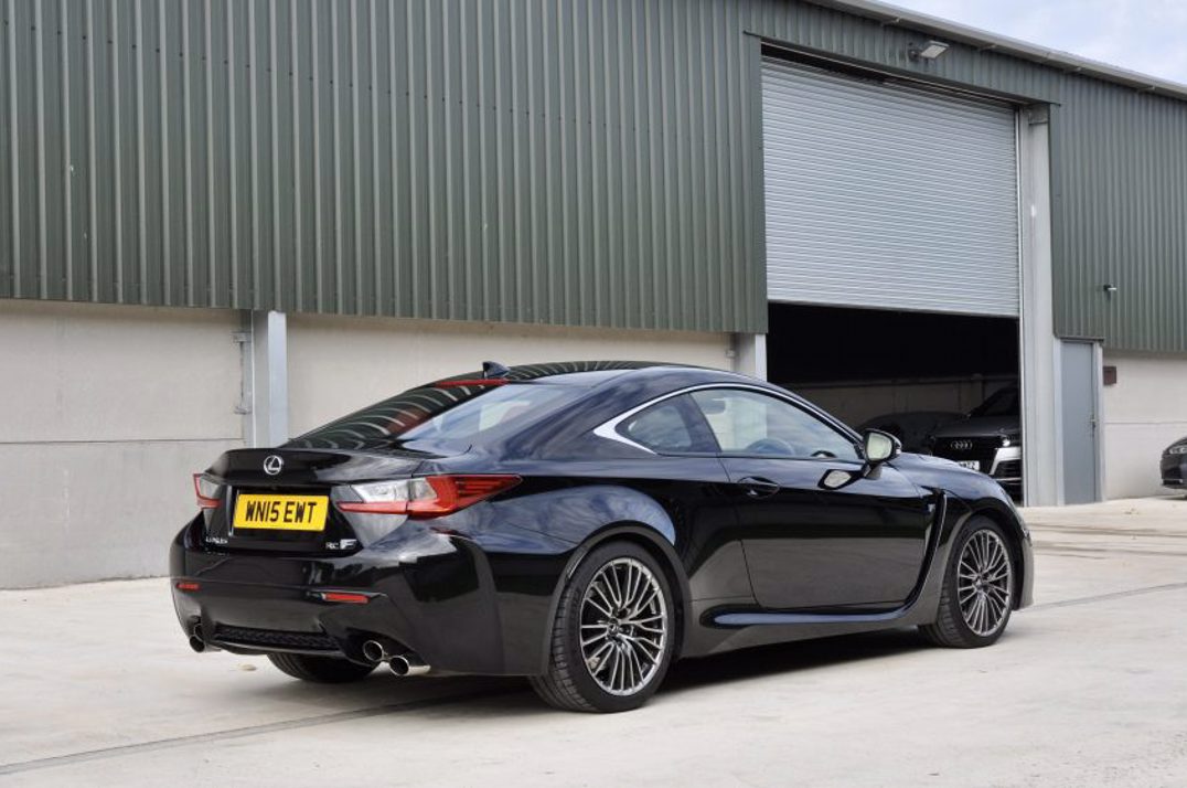 Lexus RCF V8 Coupe gallery image 7