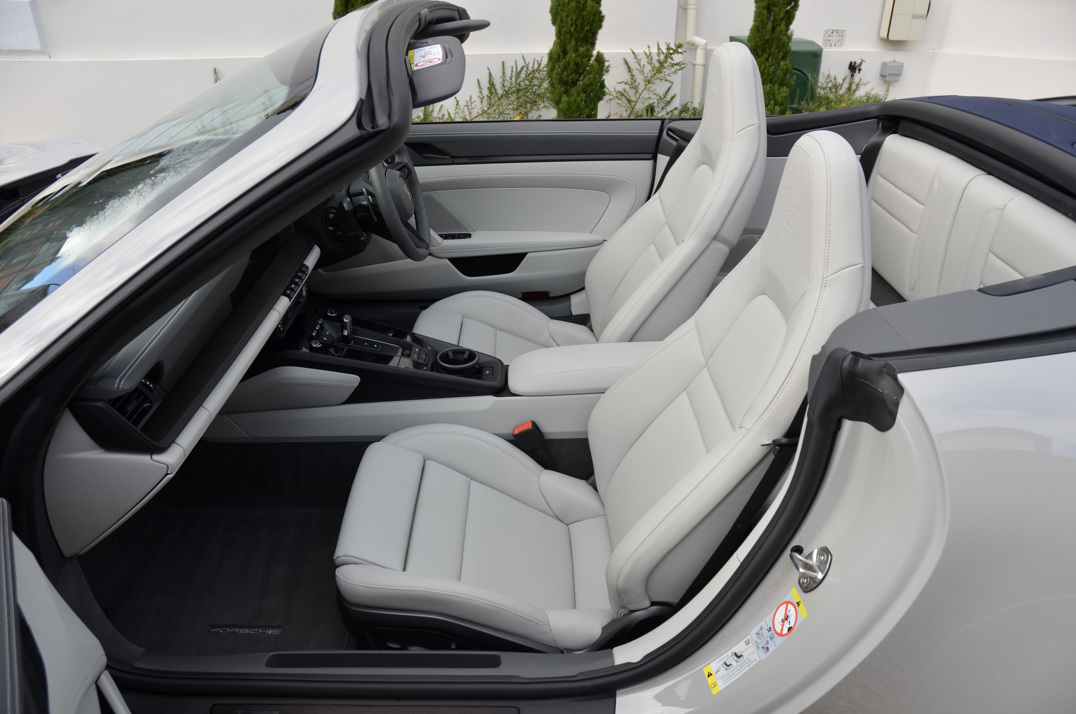 Porsche 911 Carrera 4 GTS Cabriolet gallery image 36