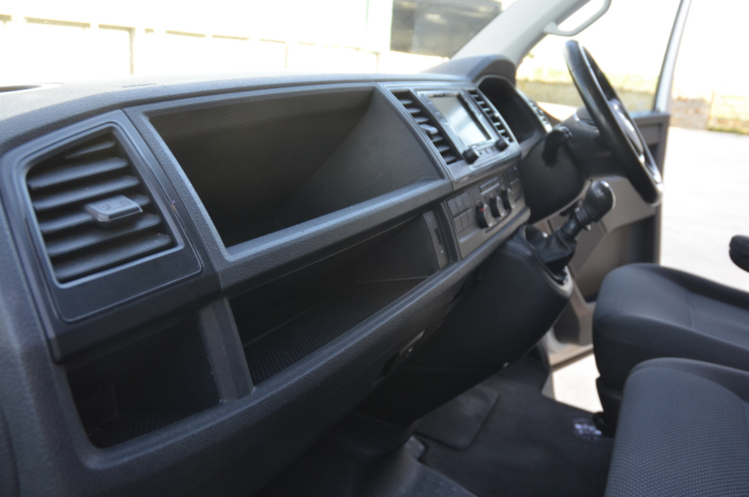 Volkswagen Transporter Camper TDI Bluemotion gallery image 25