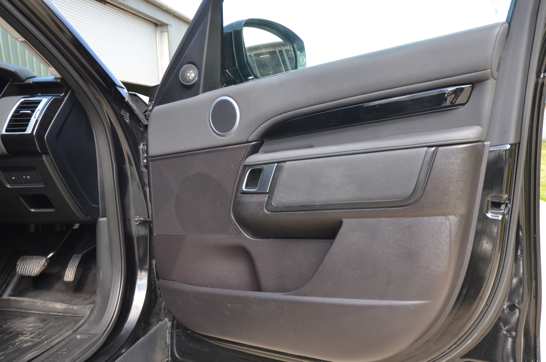 Land Rover Discovery 30 SDV6 SE Auto gallery image 34