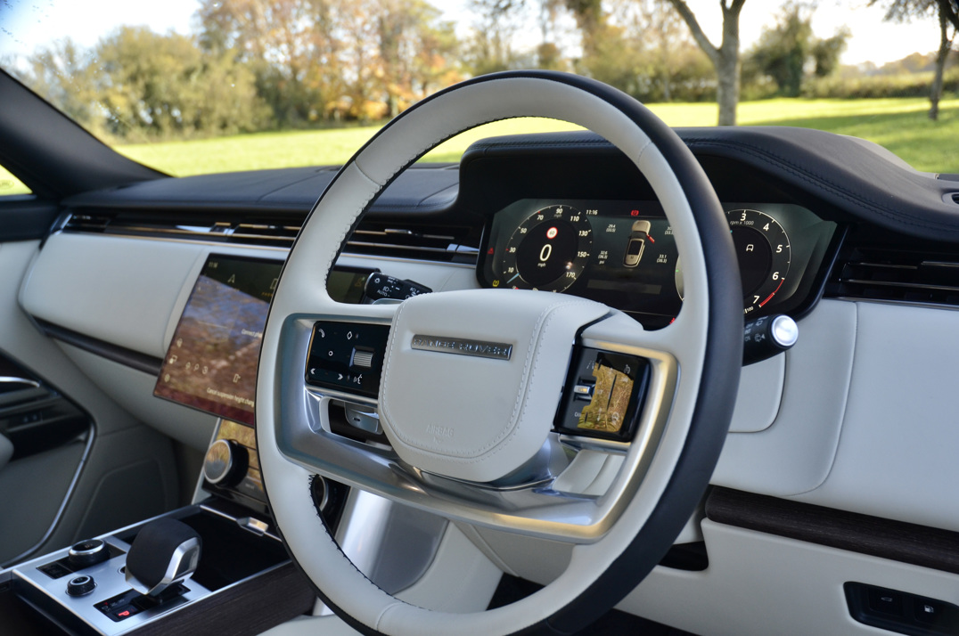 Land Rover Range Rover 3.0ltr P440e Autobiography gallery image 23