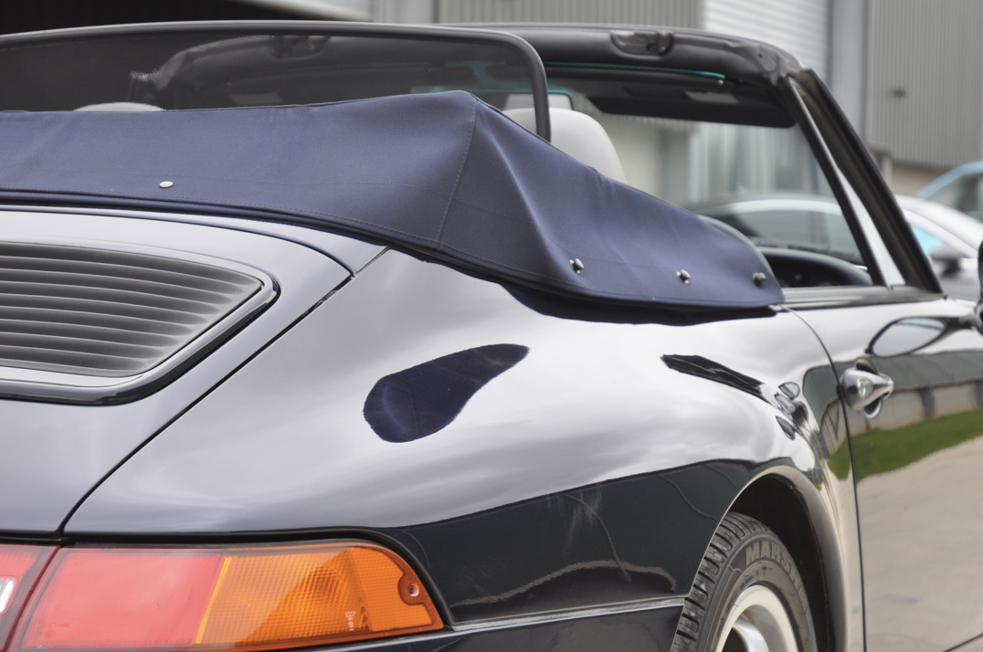 Porsche 911 993 Carrera 3.6 Convertible Manual gallery image 17