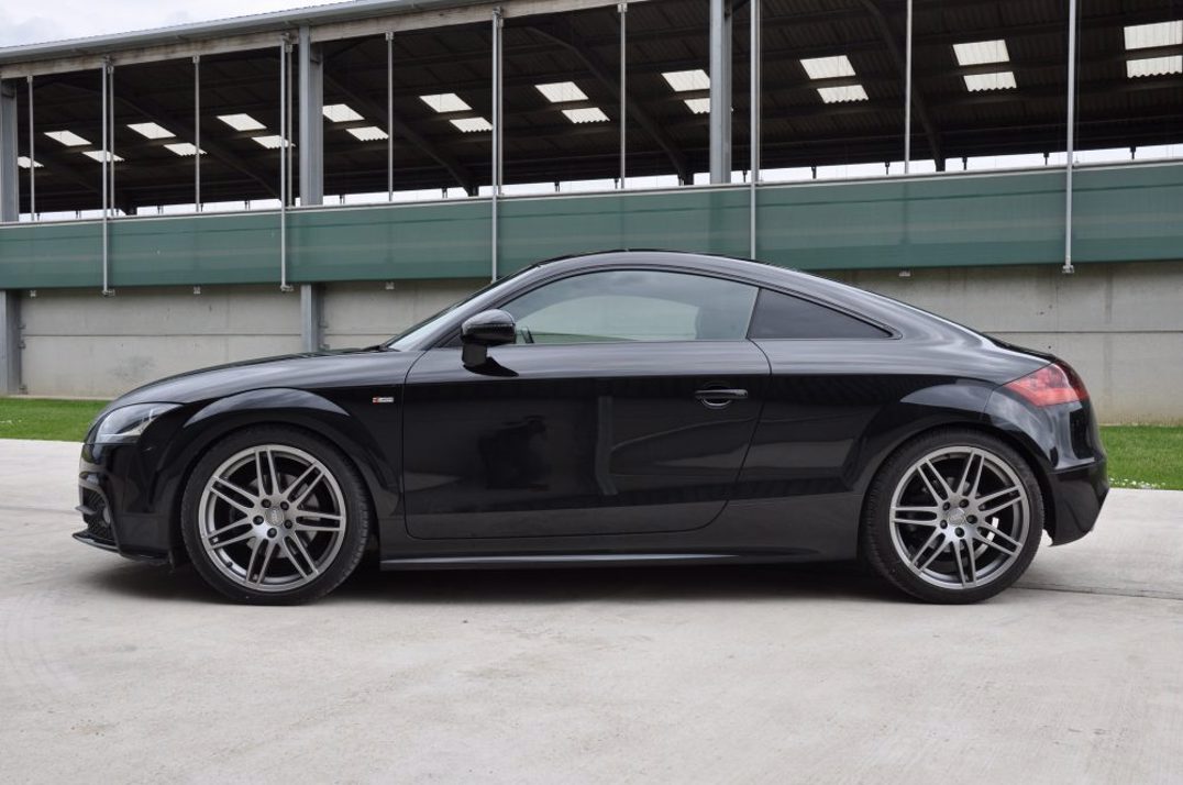 Audi TT Coupe Black Edition 2.0 TDI Quattro 170 Manual gallery image 4