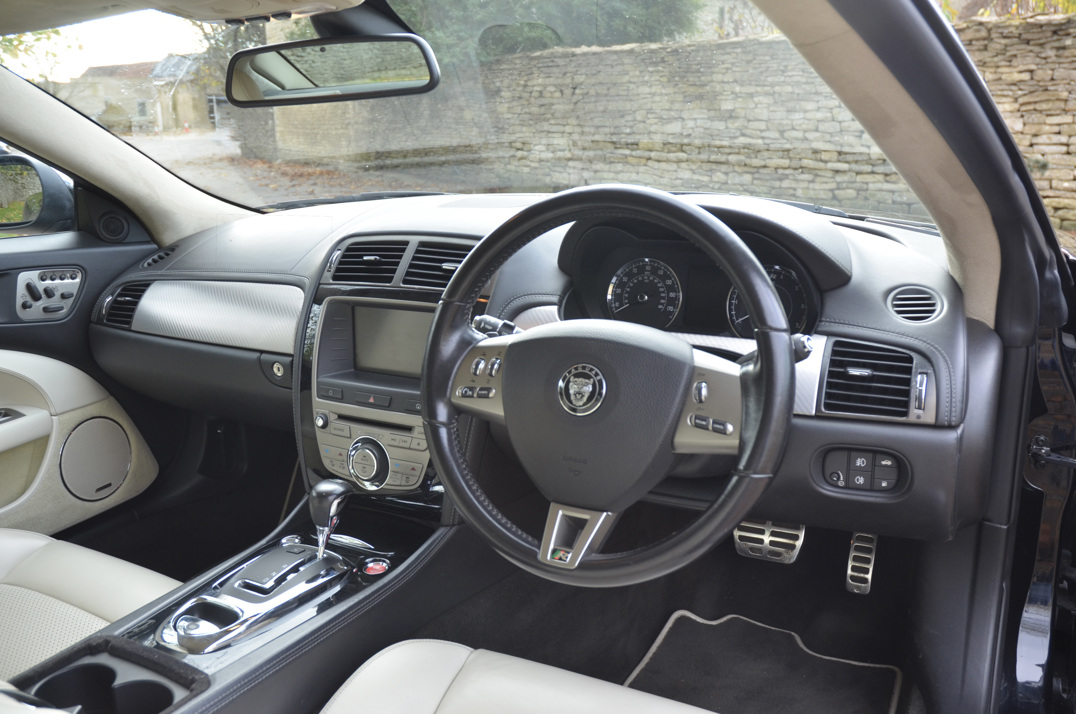 Jaguar XKR 4.2 Sports Coupe gallery image 36