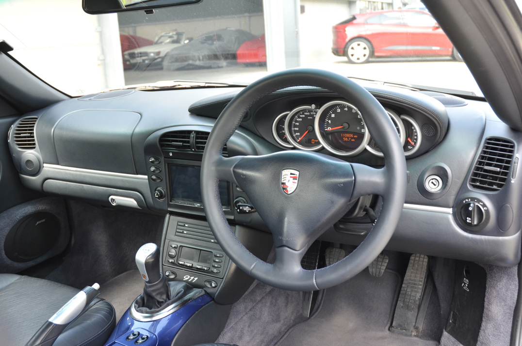 Porsche 911-996 Carrera Manual .. gallery image 22