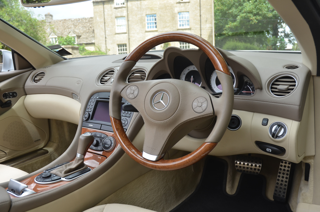 Mercedes SL 500 5.5 Auto gallery image 35