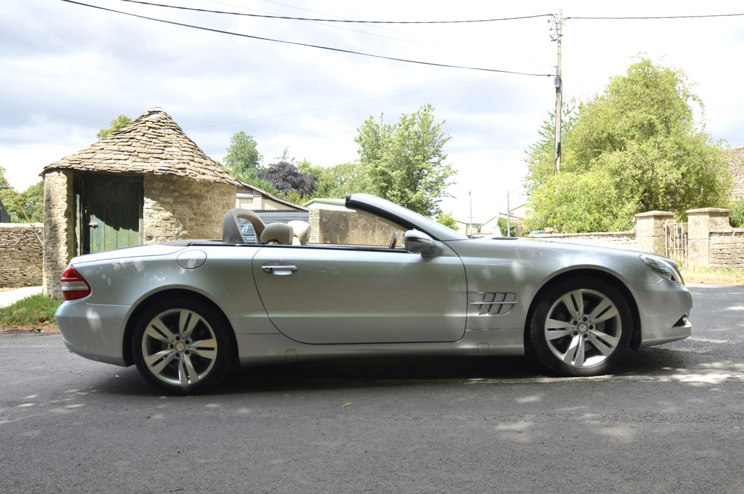 Mercedes SL 500 5.5 Auto gallery image 12