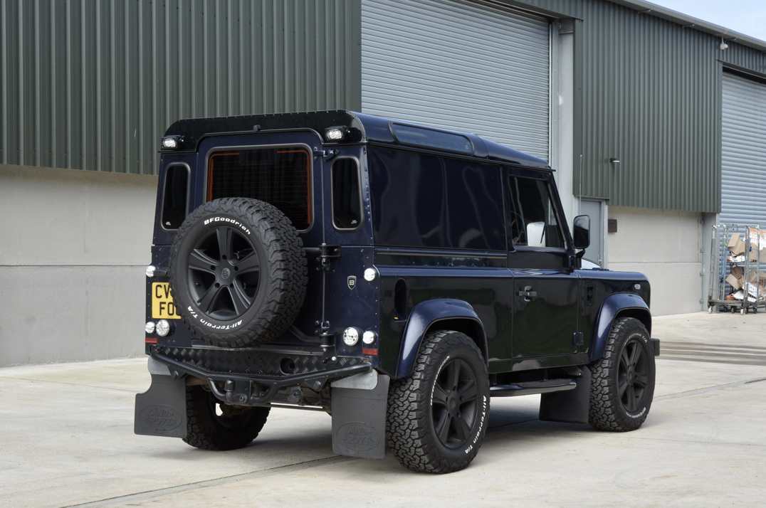 Land Rover Defender 90 XS Bespoke Edition. gallery image 6