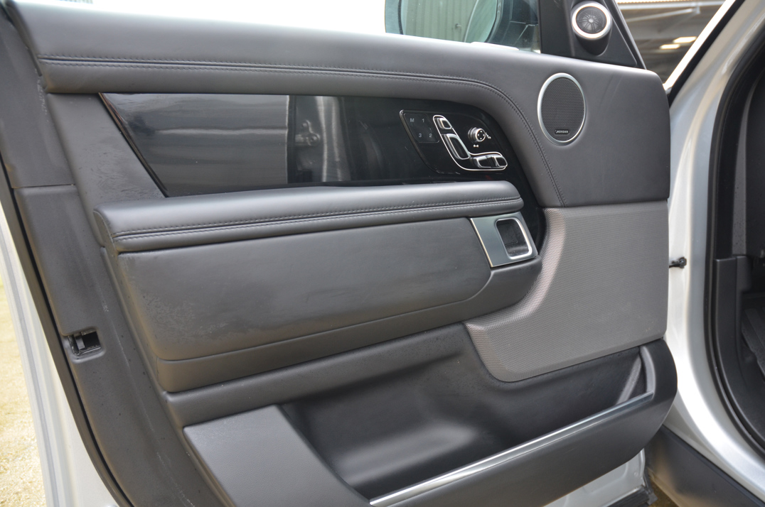 Land Rover Range Rover Autobiography   2.0 P400e gallery image 38