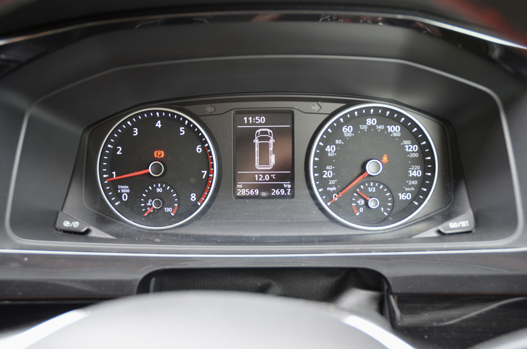 Volkswagen T-6 Transporter 2.0Ltr Caravelle SE TSI BMT Sport Line. gallery image 38