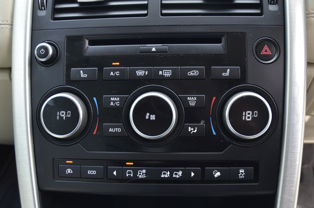 Land Rover Discovery Sport TD4 HSE Luxury. gallery image 45