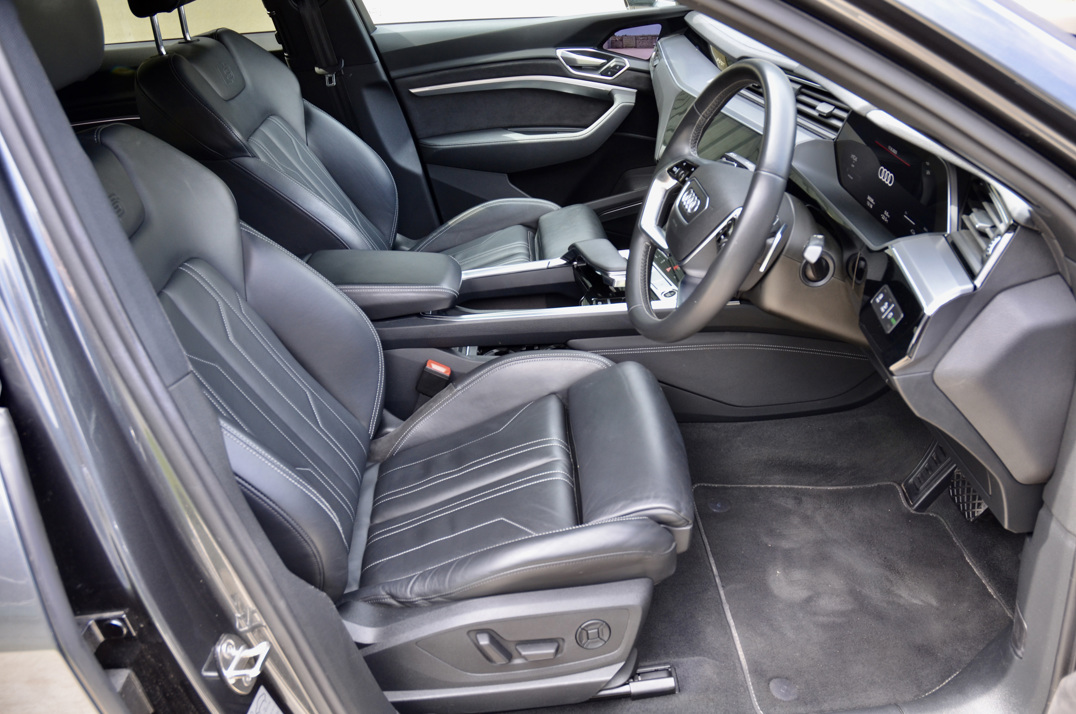 Audi E - Tron Launch Edition 55 Quattro 300Kw. gallery image 27