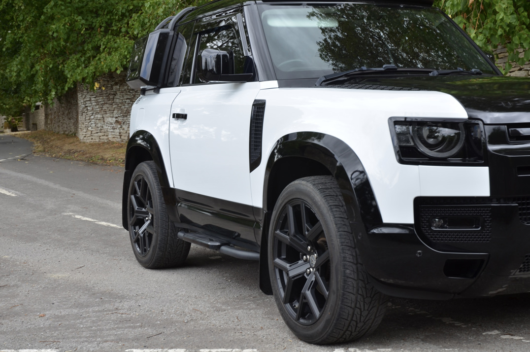 Land Rover Defender 90 3.0 250M MHEV Urban Edition gallery image 14