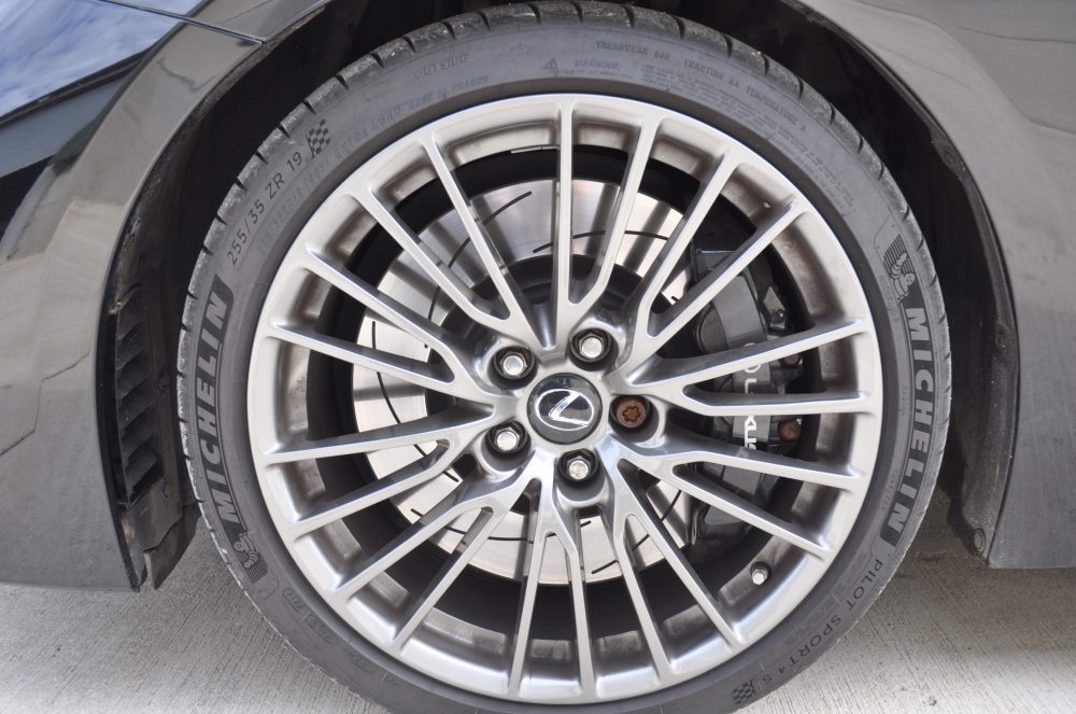 Lexus RCF V8 Coupe gallery image 21