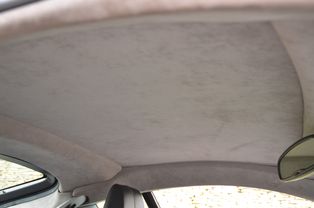 Aston Martin Vantage 4.7 Manual Coupe. gallery image 50