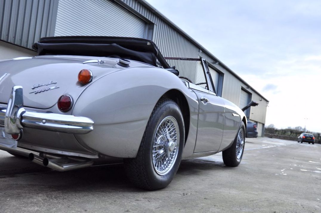 Austin Healey 3000 MIII BJ8 Convertible gallery image 17