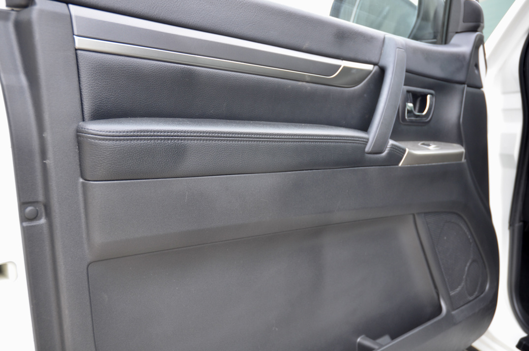 Mitsubishi Shogun 3.2 DI-D Barbarian Auto SWB gallery image 31