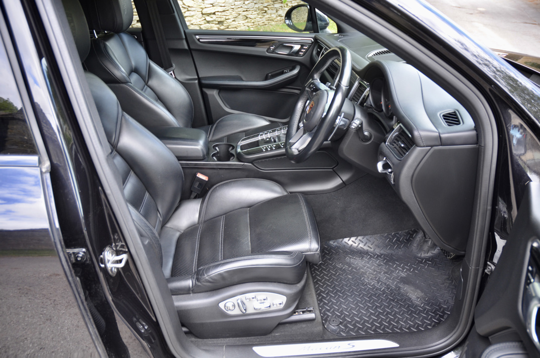 Porsche Macan 3.0 S PDK. 17K In optional extras FP+PSSH gallery image 30