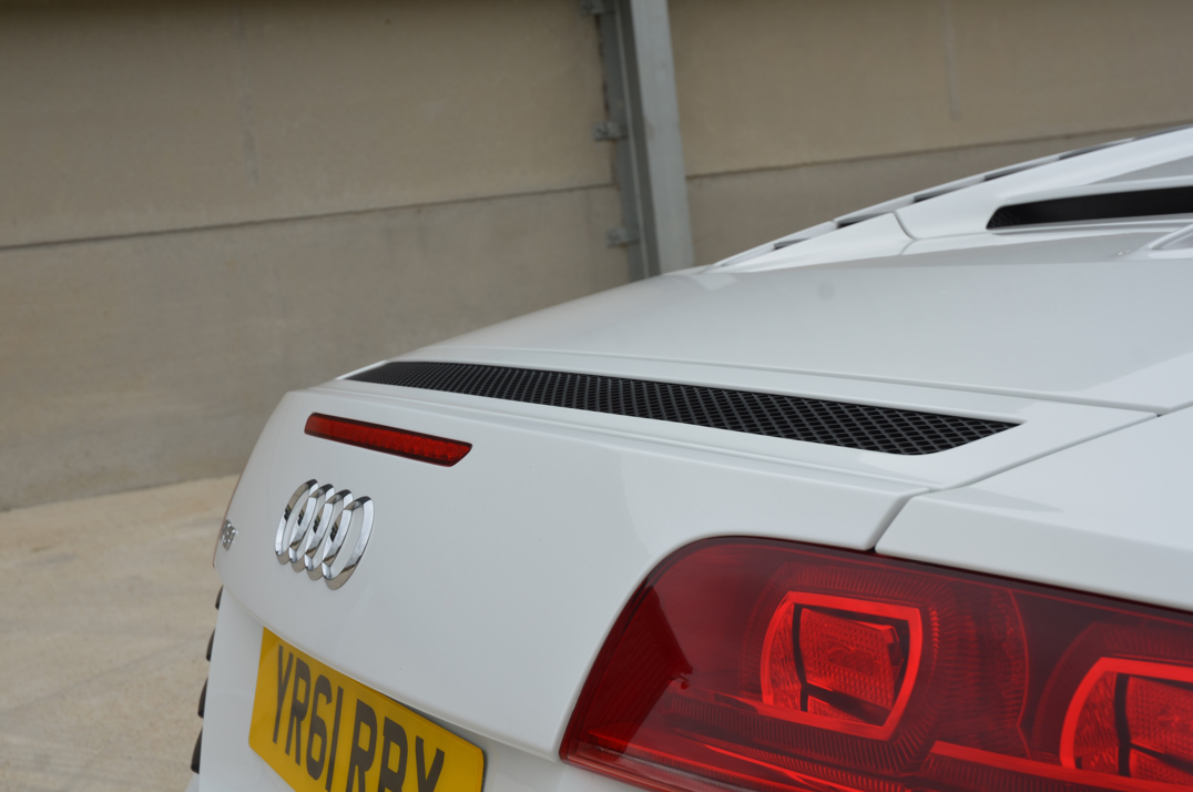 Audi R8 Spyder V8 Manul . gallery image 36