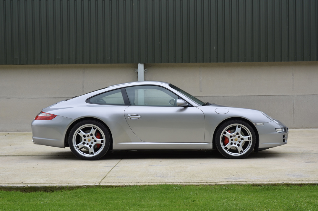 Porsche 911 Carrera S Manual gallery image 5