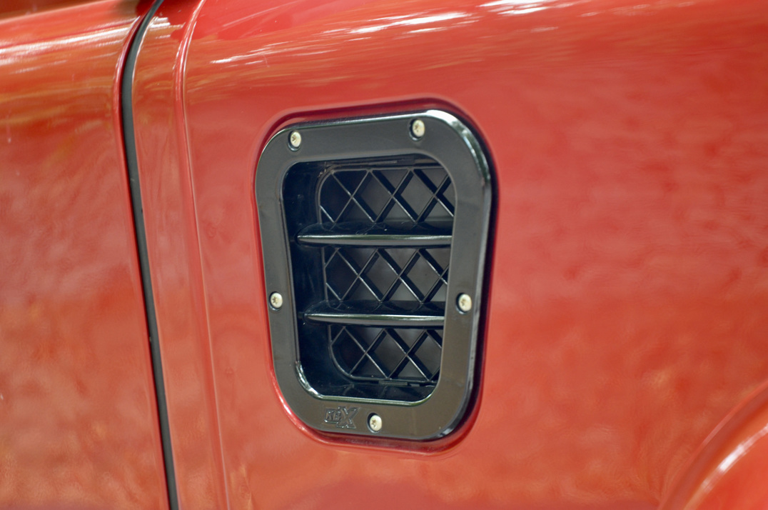 Land Rover Defender 110 2.2 TDCI Automatic 9 - Seater gallery image 28