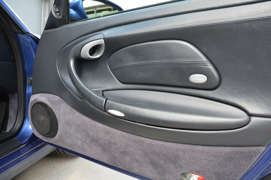 Porsche 911-996 Carrera Manual .. gallery image 26