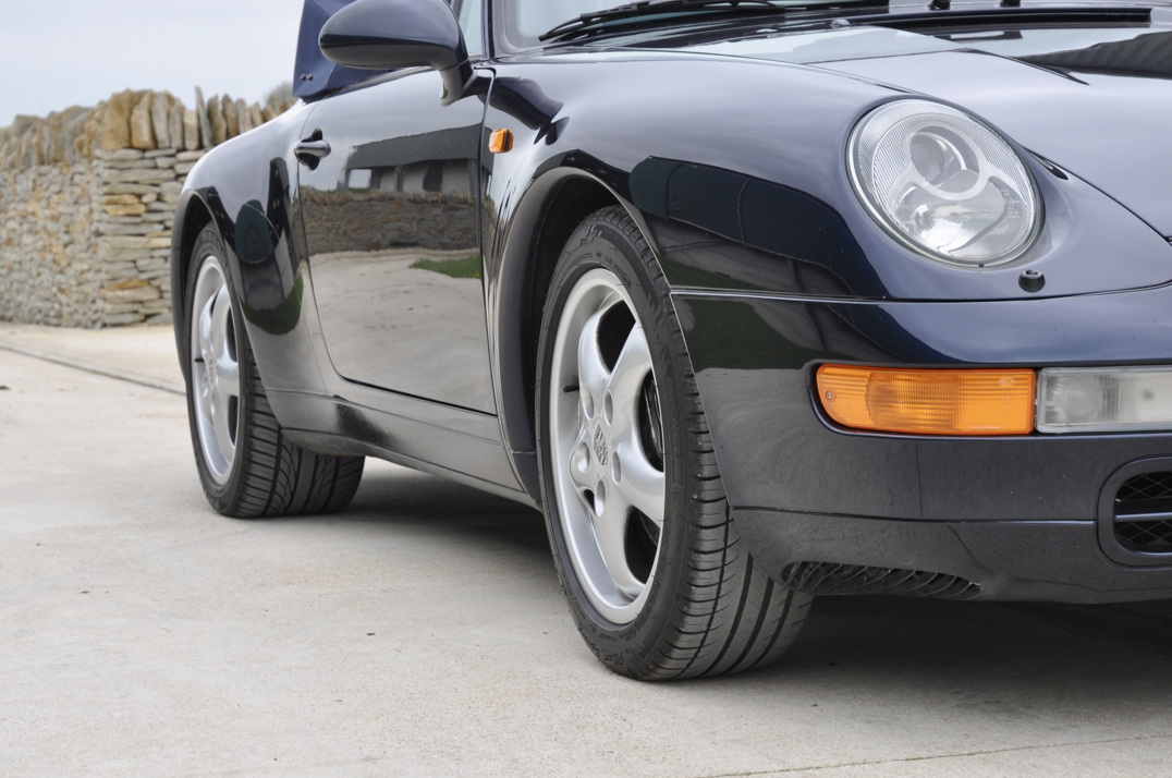 Porsche 911 993 Carrera 3.6 Convertible Manual gallery image 18