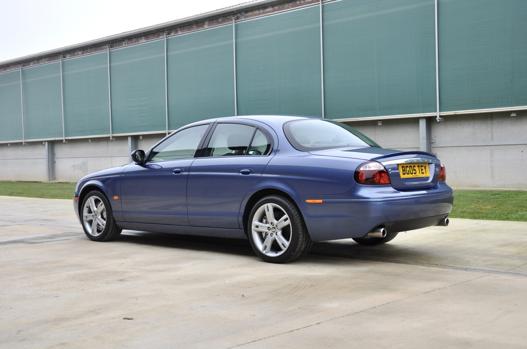 Jaguar S Type R gallery image 8