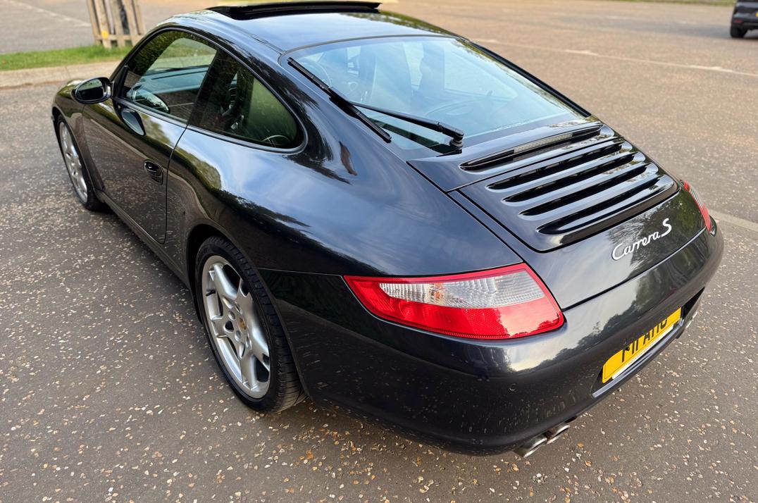 Porsche 911 Carrera 3.8s Tip Tronic Coupe .. gallery image 5