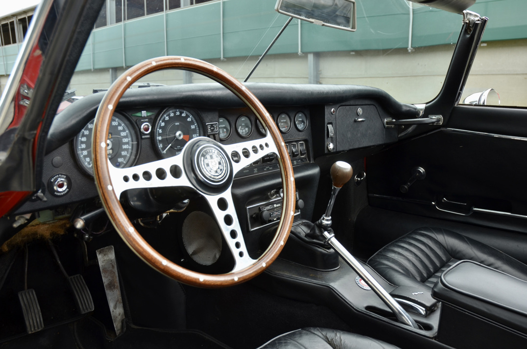 Jaguar E Type 4.2 Roadster Series 1.5 gallery image 34