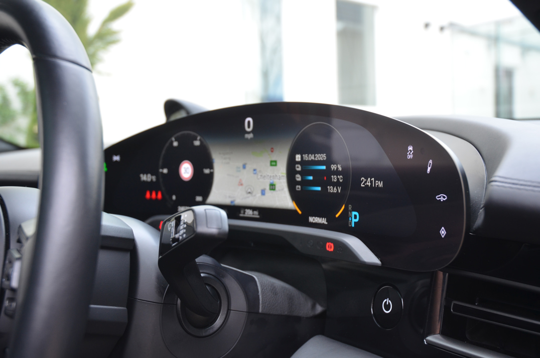 Porsche Taycan Turbo S gallery image 60