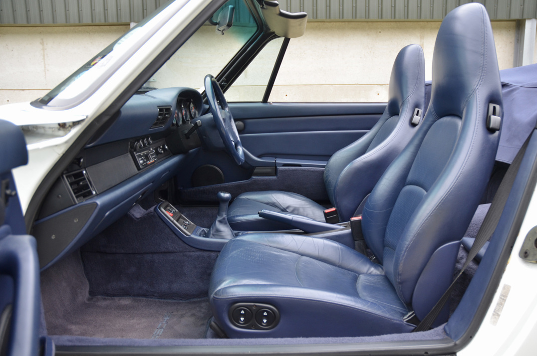 Porsche 911 (993) Carrera 3.6 Manual Cabriolet. gallery image 38