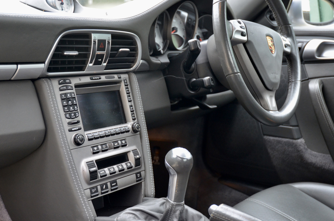 Porsche 911 Carrera S Manual gallery image 28