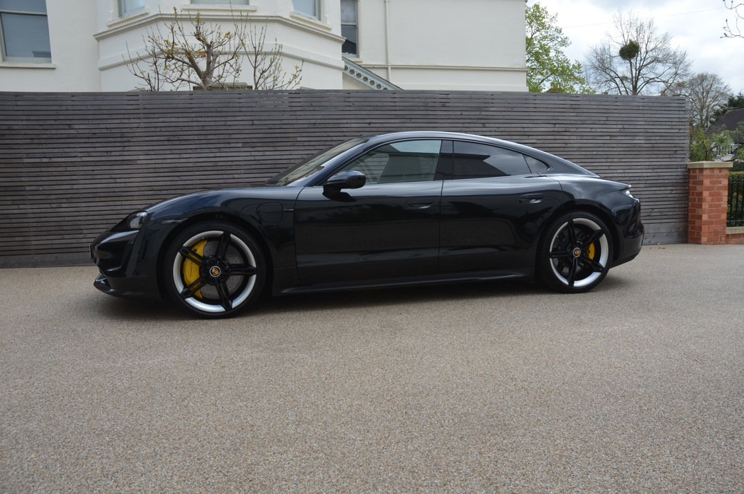 Porsche Taycan Turbo S gallery image 11