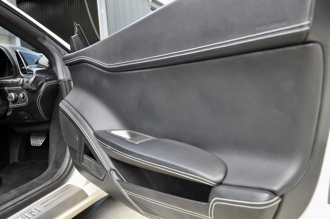 Ferrari 458 Spider DCT gallery image 30