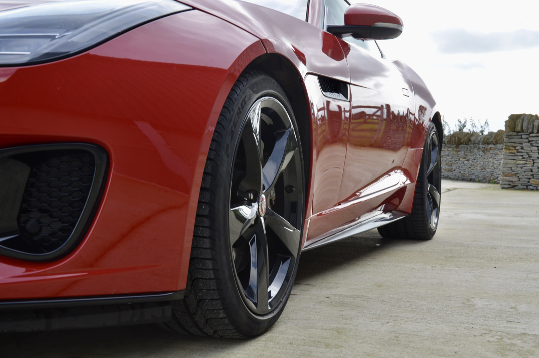 Jaguar F-Type V6 R Dynamic Auto gallery image 11