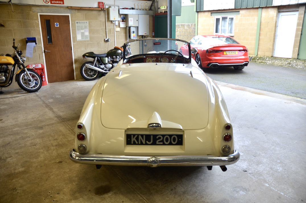 Daimler Conquest Roadster gallery image 8