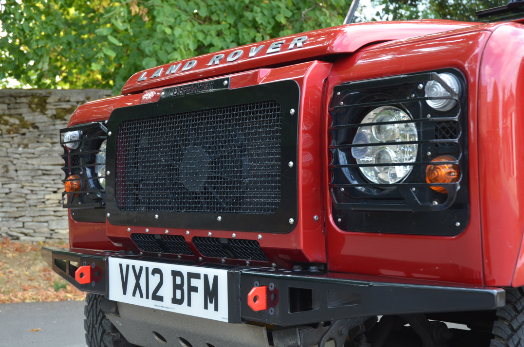 Land Rover Defender 110 2.2 TDCI Automatic 9 - Seater gallery image 11