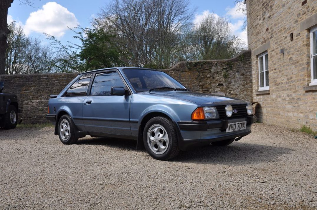 Ford Escort XR3 gallery image 1