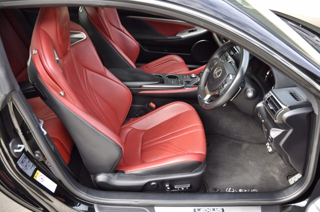 Lexus RCF V8 Coupe gallery image 28