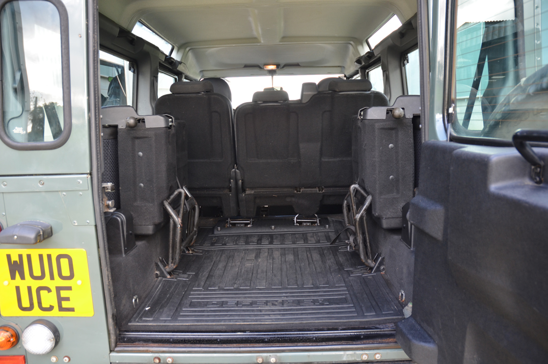 Land Rover Defender 110 County TD 7 Seater Estate gallery image 27