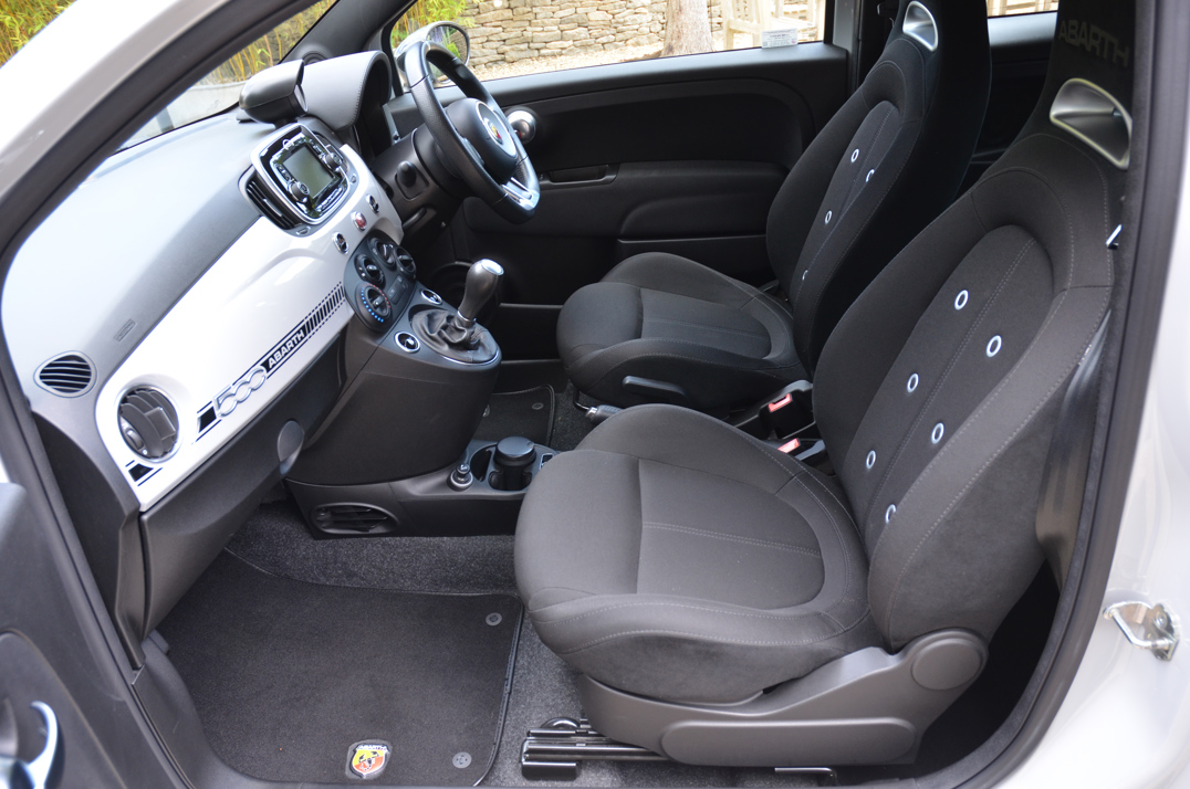 Fiat 500 595 Abarth Convertible gallery image 36